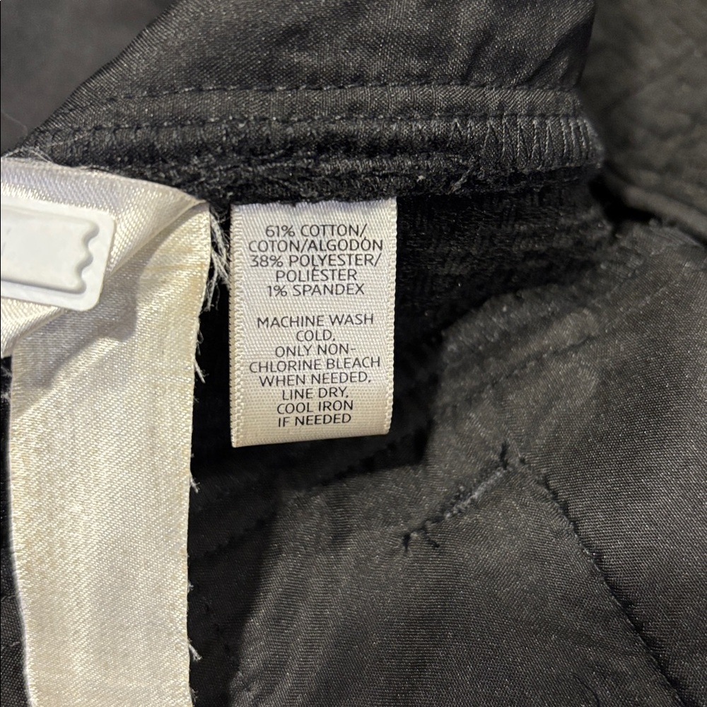 LOFT Women’s Black Textured Scalloped Hem The Riviera Short Size 8 - Picture 10 of 10